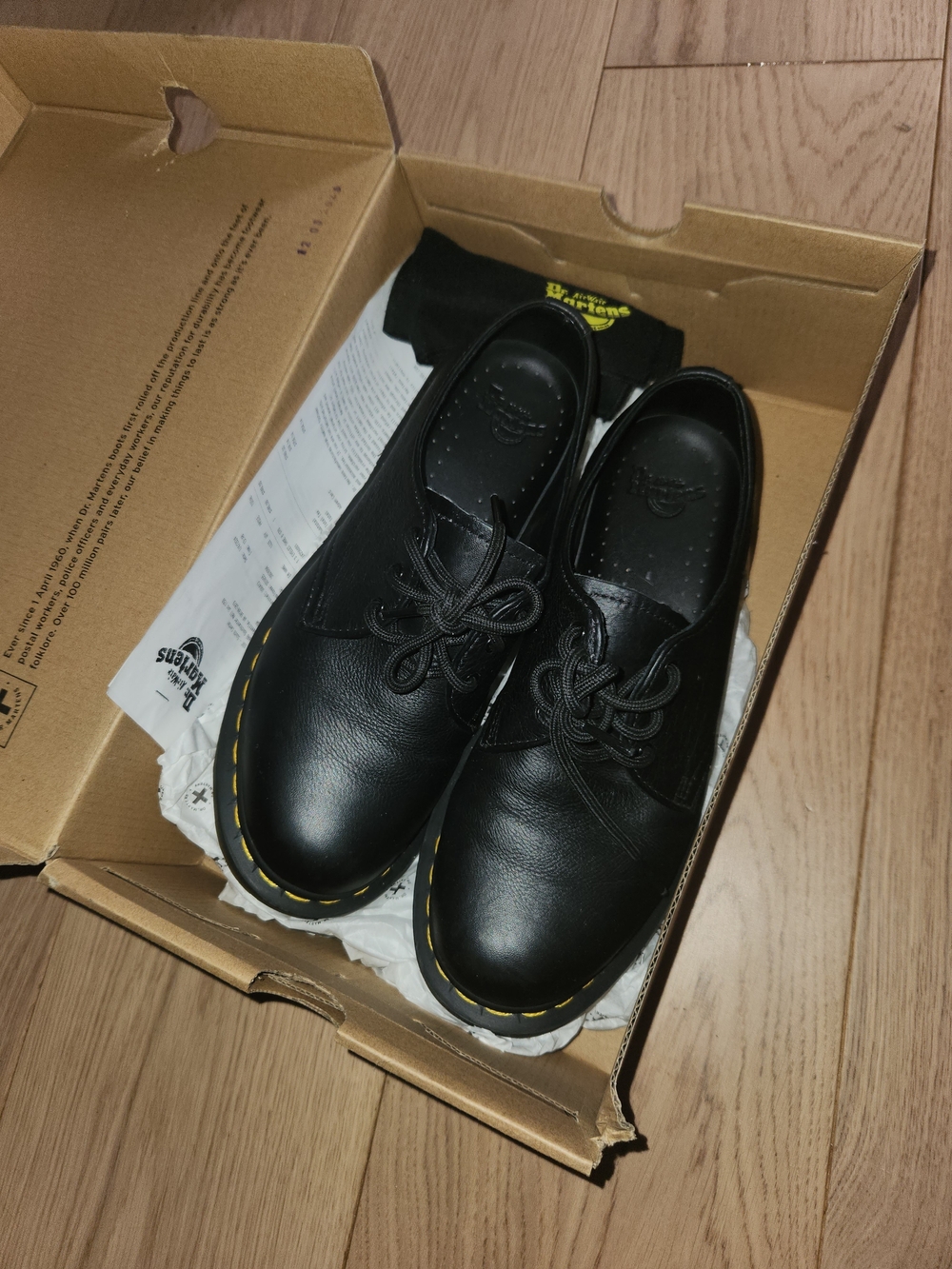 Dr. Martens unisex Black Leather 3-Eye Oxford Shoes